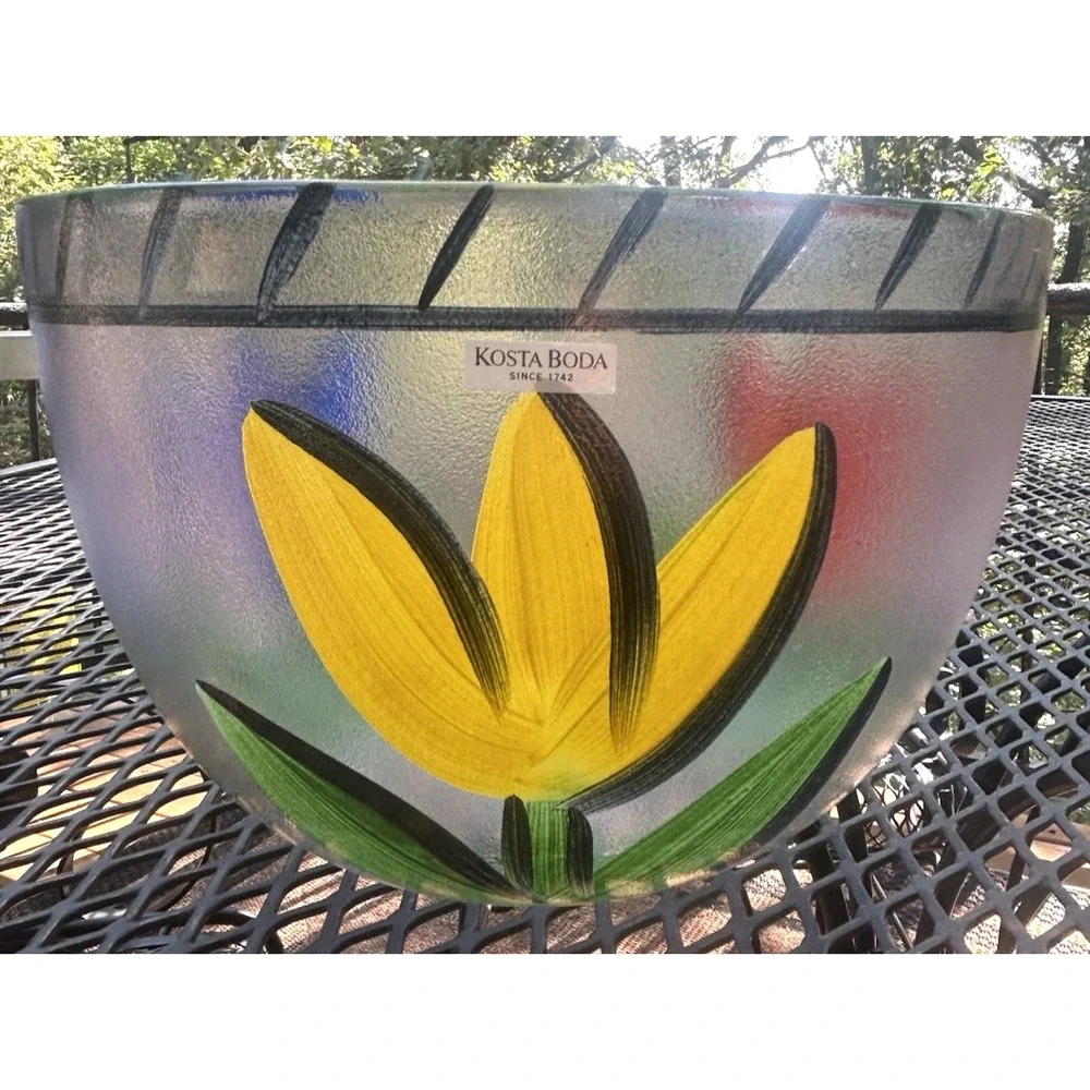 New Beautiful Colorful Ulrica Hydman Kosta Boda Signed Tulipa Bowl
